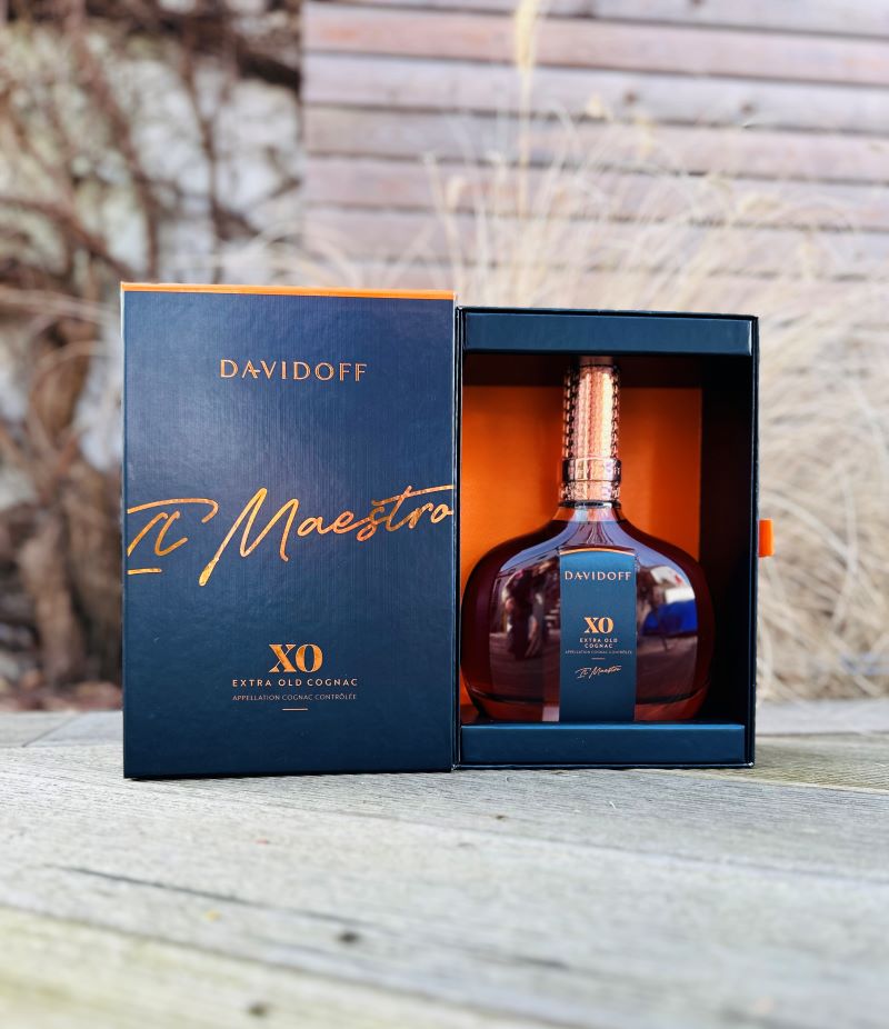 Davidoff XO Cognac - Aromen Explosion 1 Eine Flasche Davidoff XO Cognac in Geschenkverpackung.