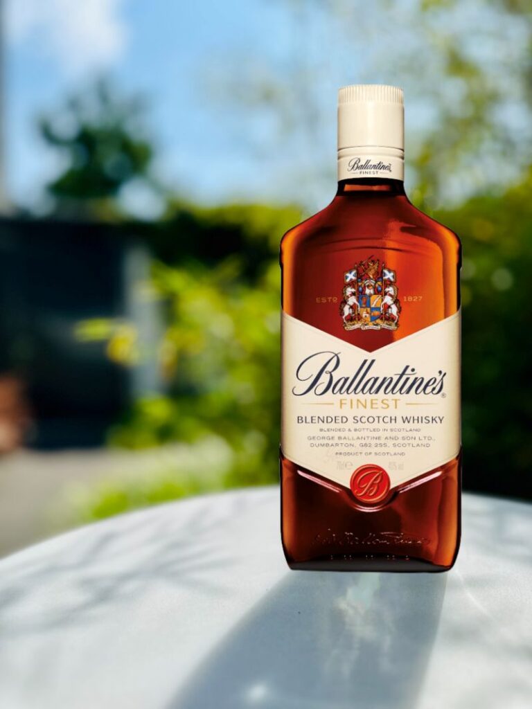 Whiskys für Einsteiger 3 Ballantines Fineset Blended Scotch min